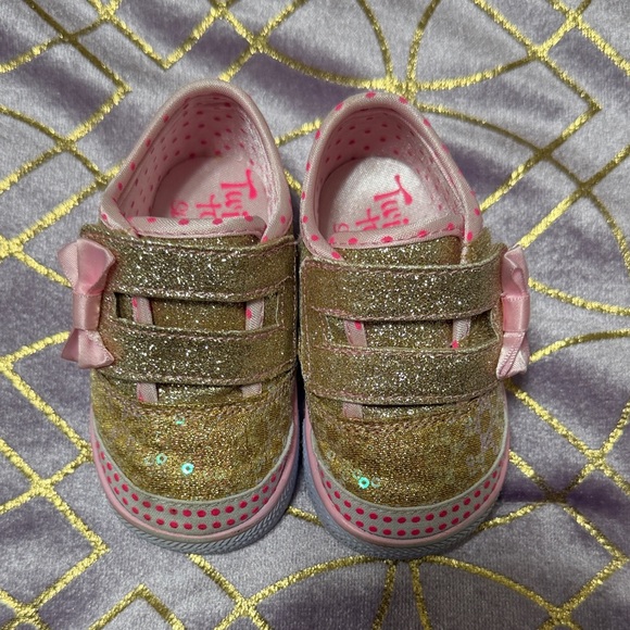 Skechers Other - 💥 LOWEST PRICE (unless you bundle!)